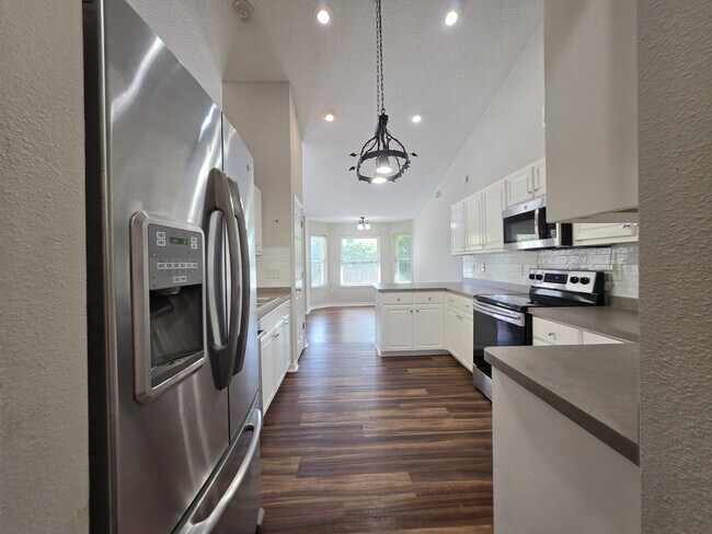 Building Photo - 2295 Heritage Cir