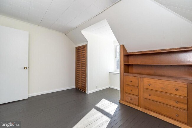 Building Photo - 7738 Ardleigh St