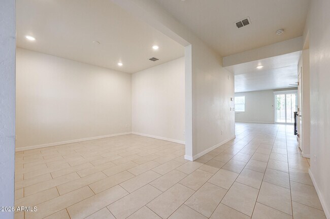 Building Photo - 14090 W Old Oak Ln