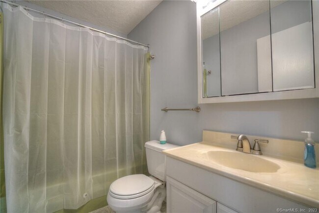 Building Photo - 86 Buddington Rd