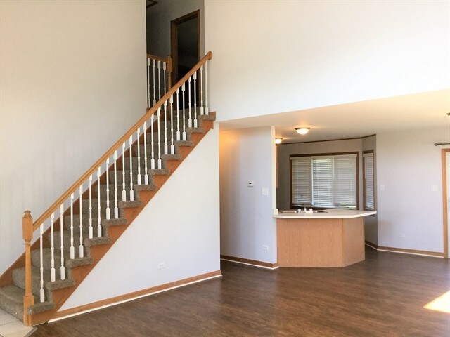 Building Photo - 262 Lakeview Ct