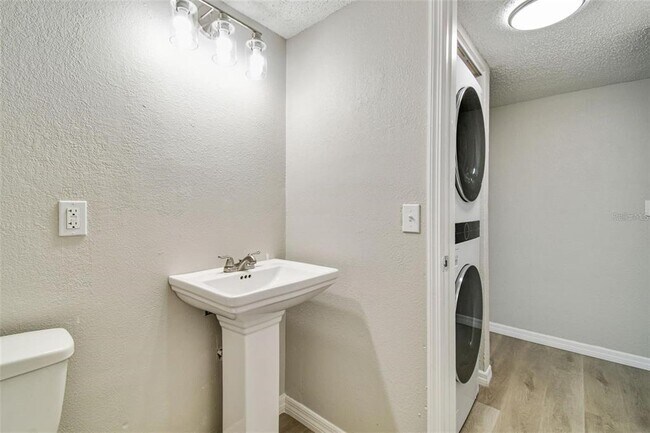 Building Photo - 726 Haven Pl