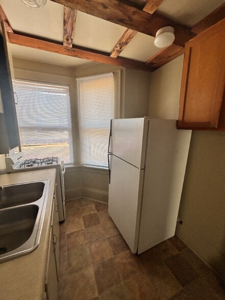 Building Photo - 419 W Vine St