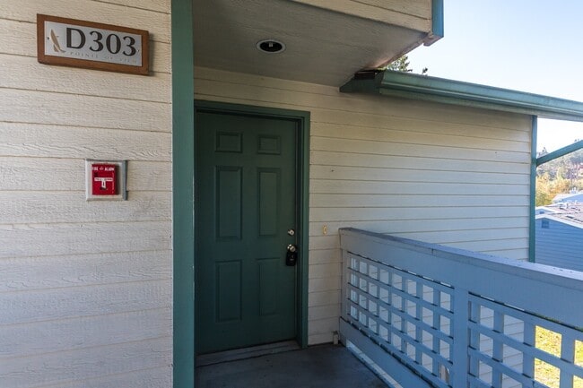 Building Photo - 2 Bed 2 Bath Point Of View Condo