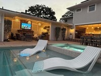 Building Photo - 301 7th St