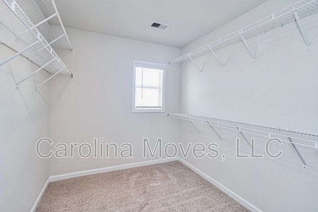 Building Photo - 221 Stone Fruit Ct