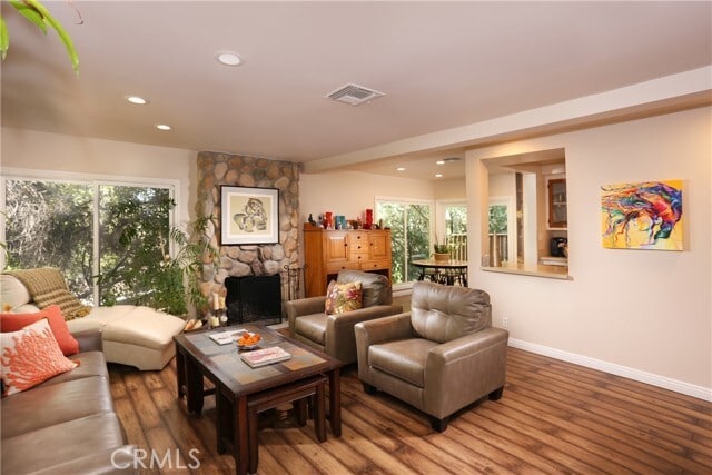 Building Photo - 3720 Broadlawn Dr
