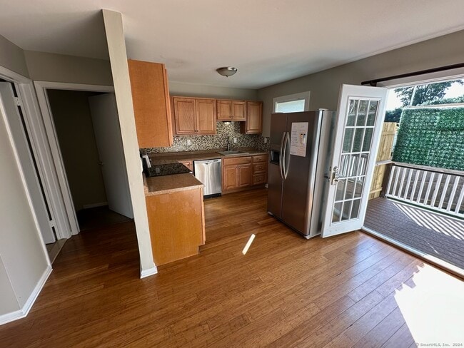 Building Photo - 26 Couch St