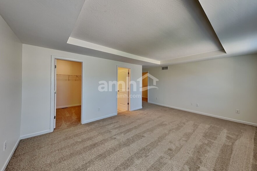 Building Photo - 881 Orwell St