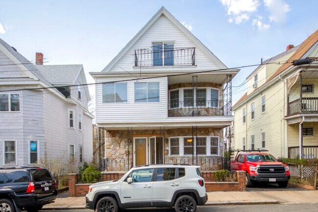 Building Photo - 27 Garrison Ave