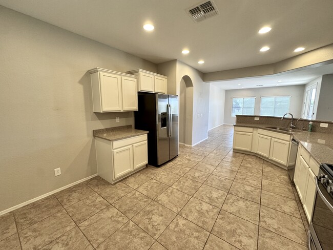 Building Photo - 5557 W Admiral Way