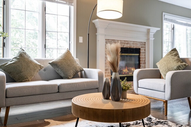 Building Photo - 321 Museum Village Rd