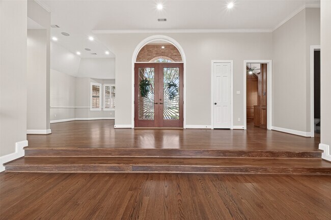 Building Photo - 4910 Waterbeck St