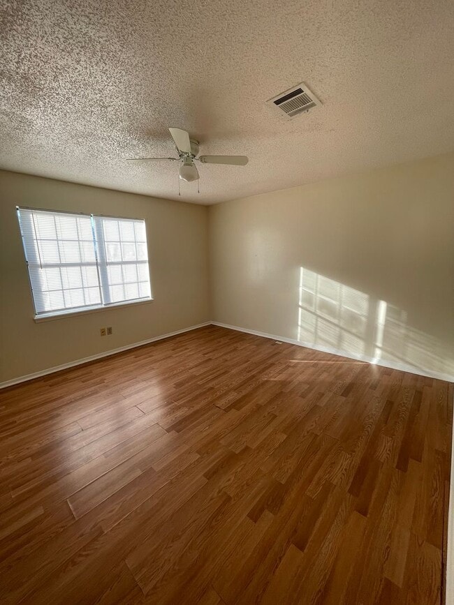 Building Photo - 964 Winter Garden Dr