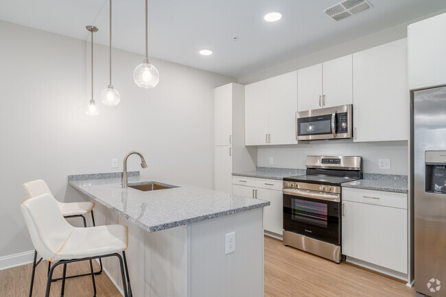 Model - 1BR, 1BA - 790SF - Kitchen - Park Lamont