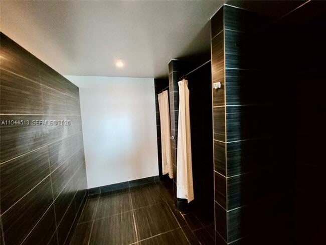 Building Photo - 92 SW 3rd St