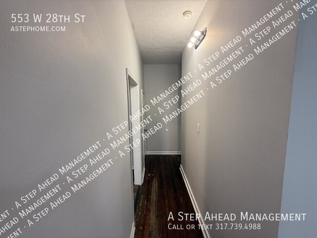Building Photo - 553 W 28th St