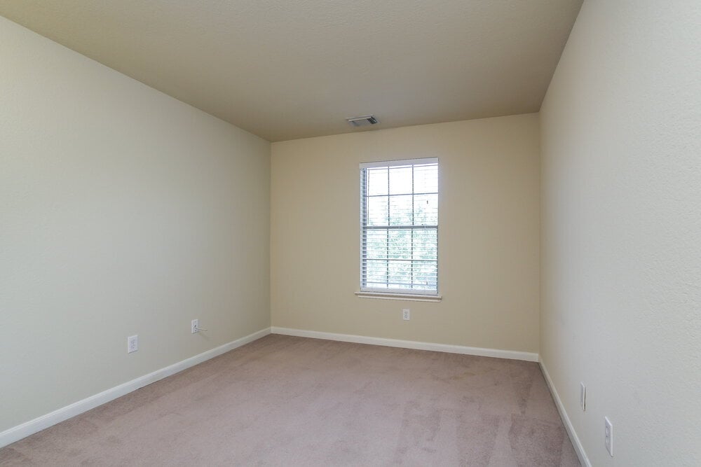 Building Photo - 15602 Clarks Fork Ct