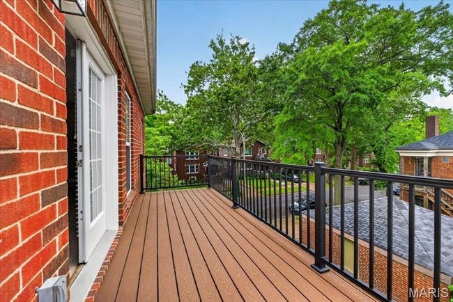 Building Photo - Welcome home to this bright and inviting 2-bedroom, 2-bathroom apartment on the second floor at 7...