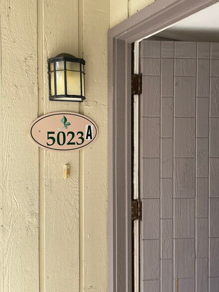 Building Photo - 5023 Sherwood Ln