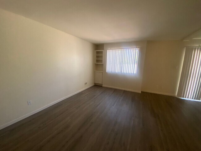 Building Photo - Scottsdale Studio Apartment