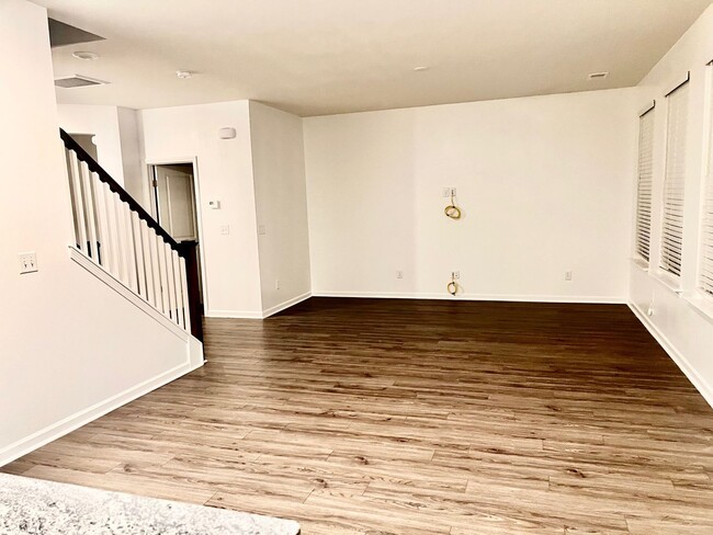 Building Photo - Spacious Home in Moncks Corner