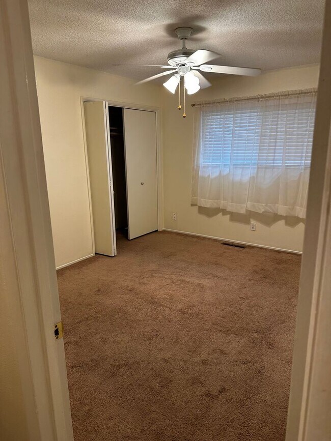 Building Photo - Fresno Home Available for Lease
