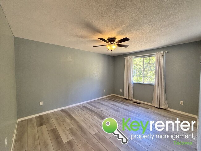 Building Photo - Remodeled 3-Bedroom Home in Steilacoom wit...