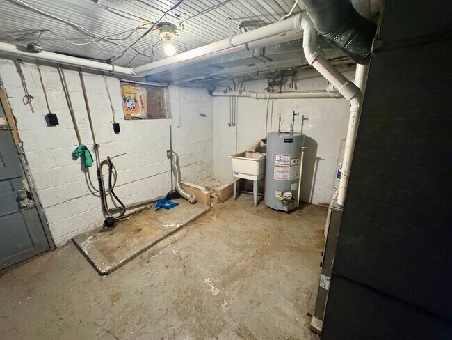 Building Photo - 470-474 Spang Avenue