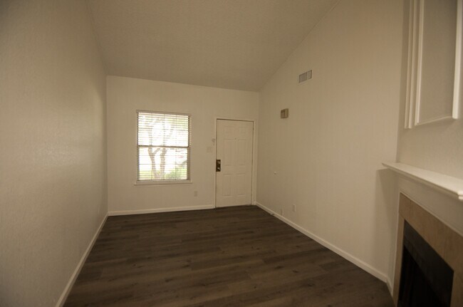 Building Photo - 1011 Brenner Ct