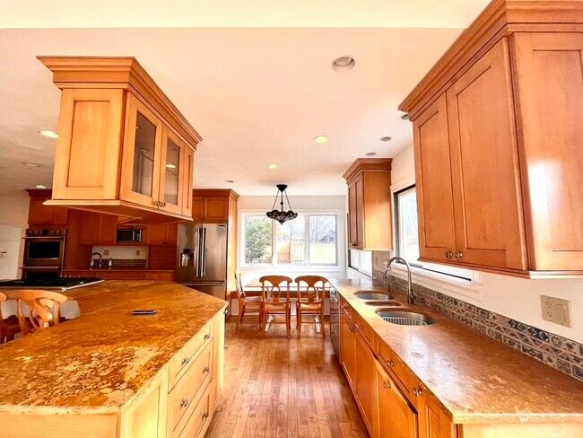 Kitchen - 56 Red Coat Rd