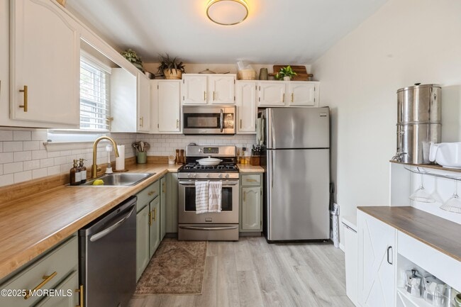 Building Photo - 560 Innkeeper Ln