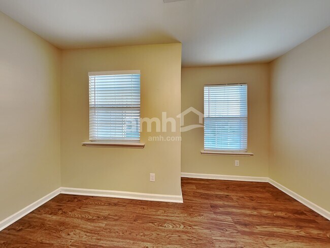 Building Photo - 298 Scarlett Ln