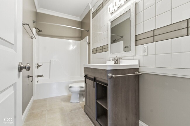 Building Photo - 141 S Meridian St