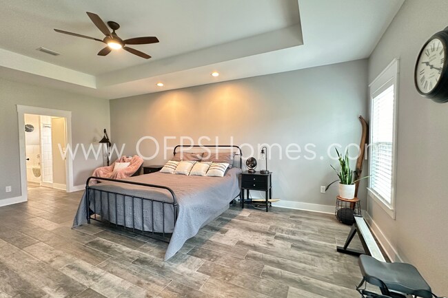 Building Photo - AVAILABLE! Modern 4BR Home - Beach & Base Proximity