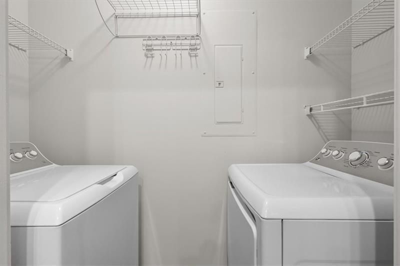 Building Photo - 250 Pharr Rd NE