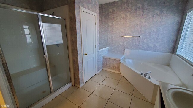 Building Photo - 4 br, 3.5 bath House - 1229 Tralee Lane