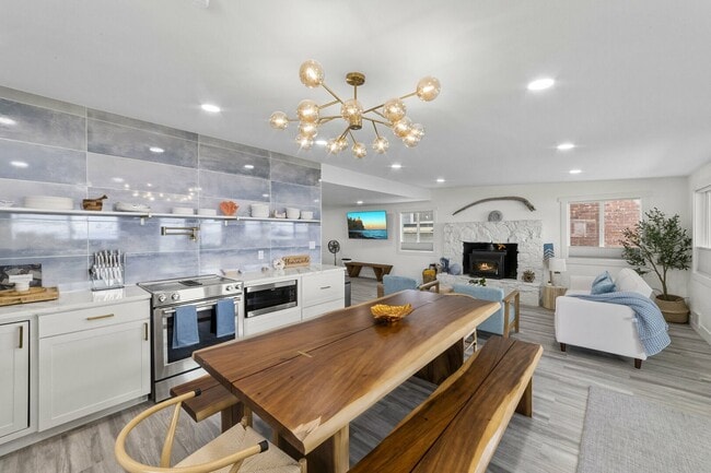 Building Photo - 260 E Driftwood Shores Rd