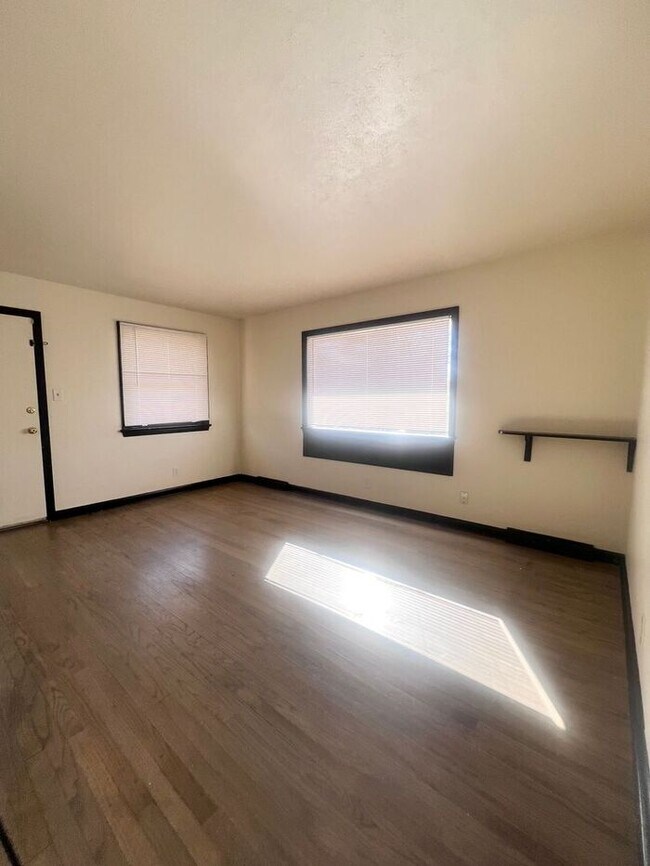 Building Photo - Large 2 bedroom, 2 bath Duplex with Attached 1 car garage in West Loveland, CO