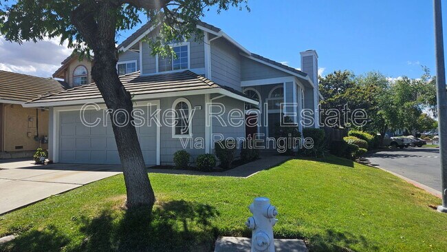 Primary Photo - 332 Egret Pl
