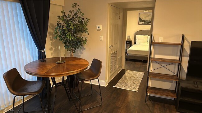 Building Photo - 2350 W First St