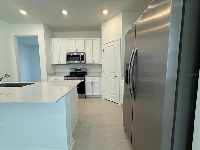 Building Photo - 734 Honeyrock St