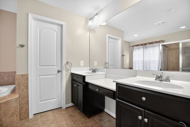 Building Photo - 2640 Homecoming Ln