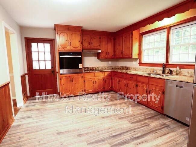Building Photo - 1519 Chauncey Ln
