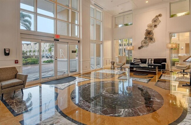 Building Photo - 800 N Tamiami Trl