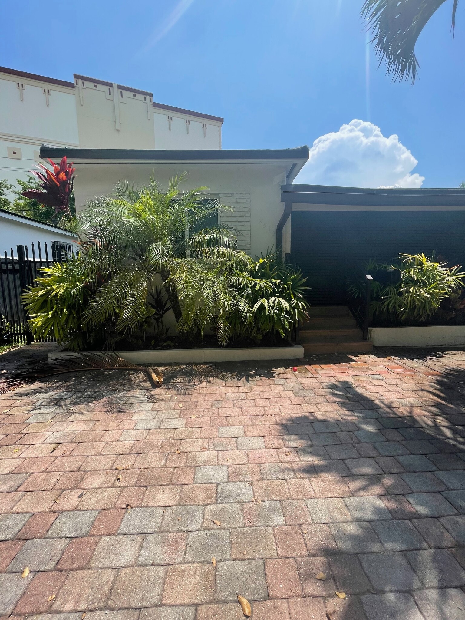 Building Photo - 2510 SW 27th St