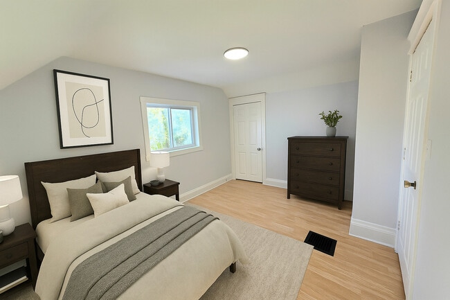 Building Photo - 324 Rosewood Ave