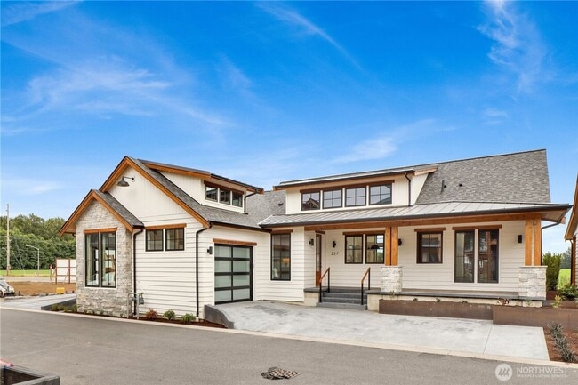 Building Photo - Brand NEW 3 Bedroom Condo for rent in Lynden!