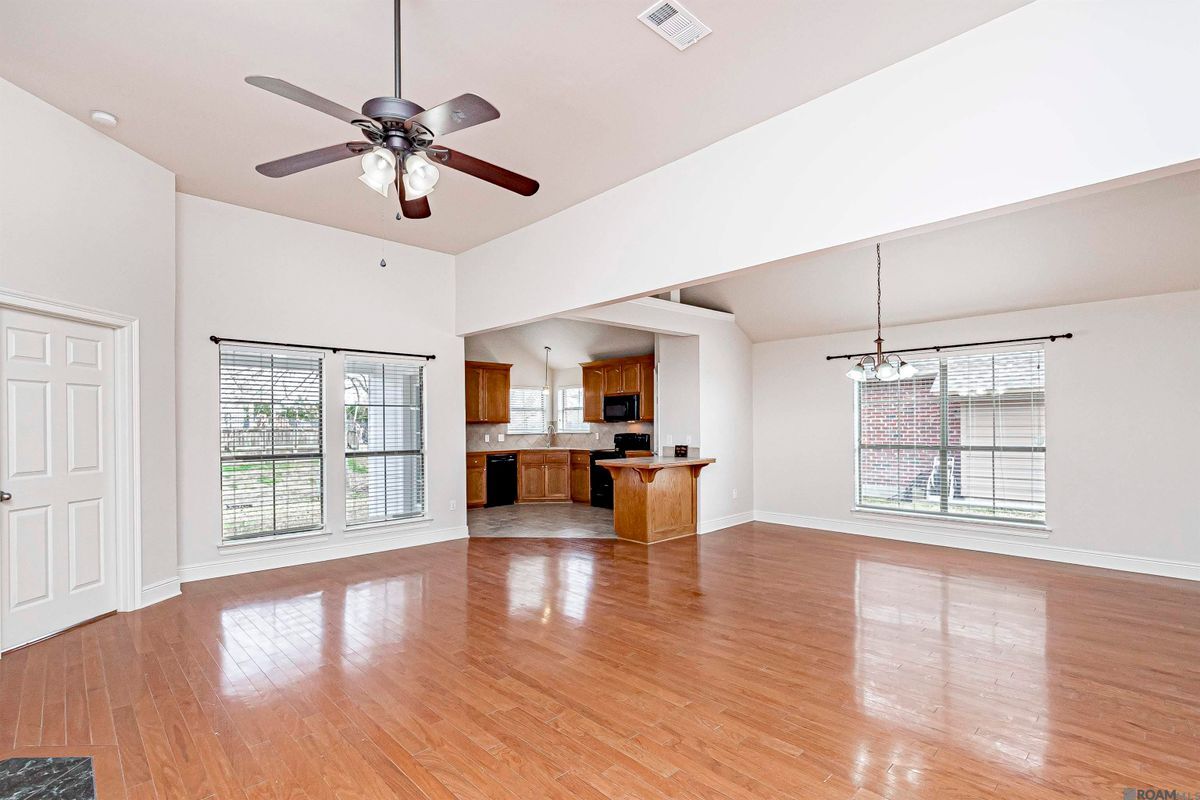 Building Photo - 37024 Rivergate Ave