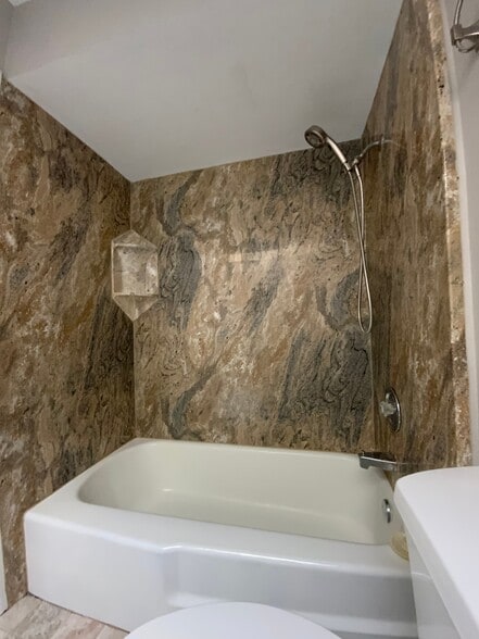 Building Photo - 3108 Roberts Dr